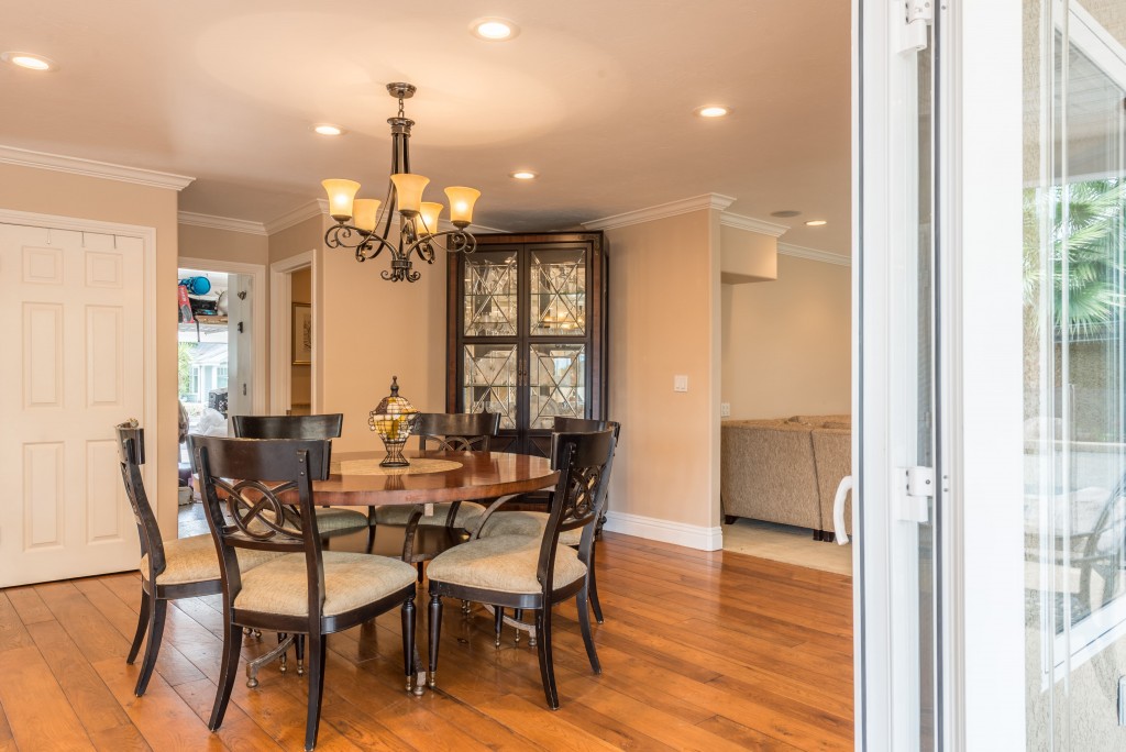 Falkirk-Lane-Huntington-Beach-by-Brett-Varon-Real-Estate10