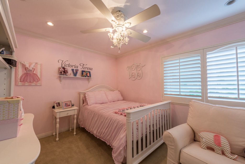Falkirk-Lane-Huntington-Beach-by-Brett-Varon-Real-Estate5
