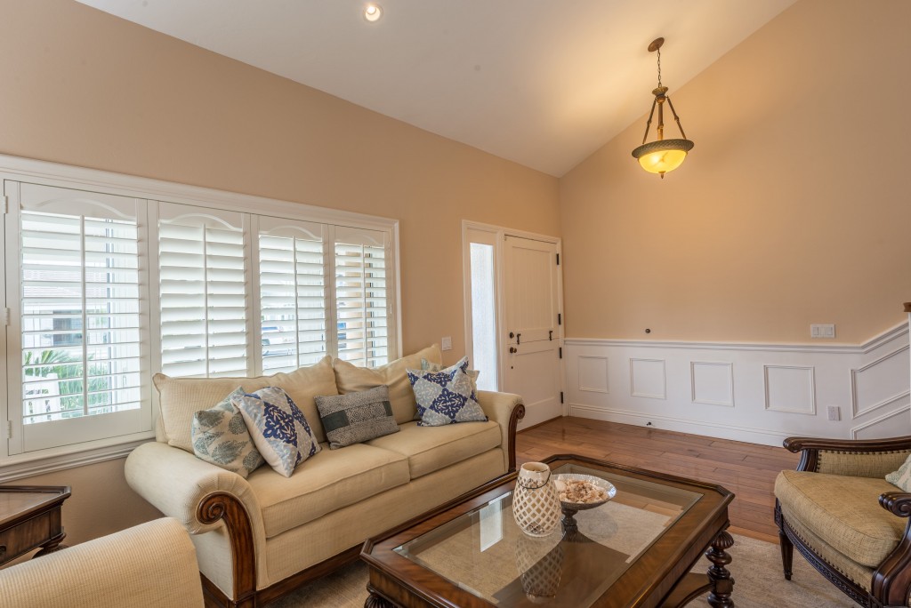 Falkirk-Lane-Huntington-Beach-by-Brett-Varon-Real-Estate8